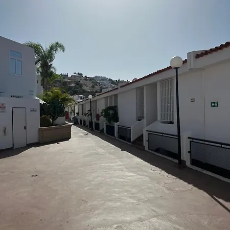 Lovely Sunny Апартаменти *