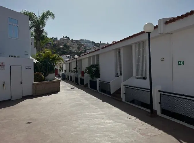 Lovely Sunny Апартаменты *