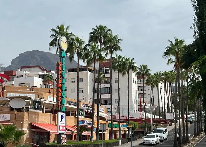 Lovely Sunny Апартаменты